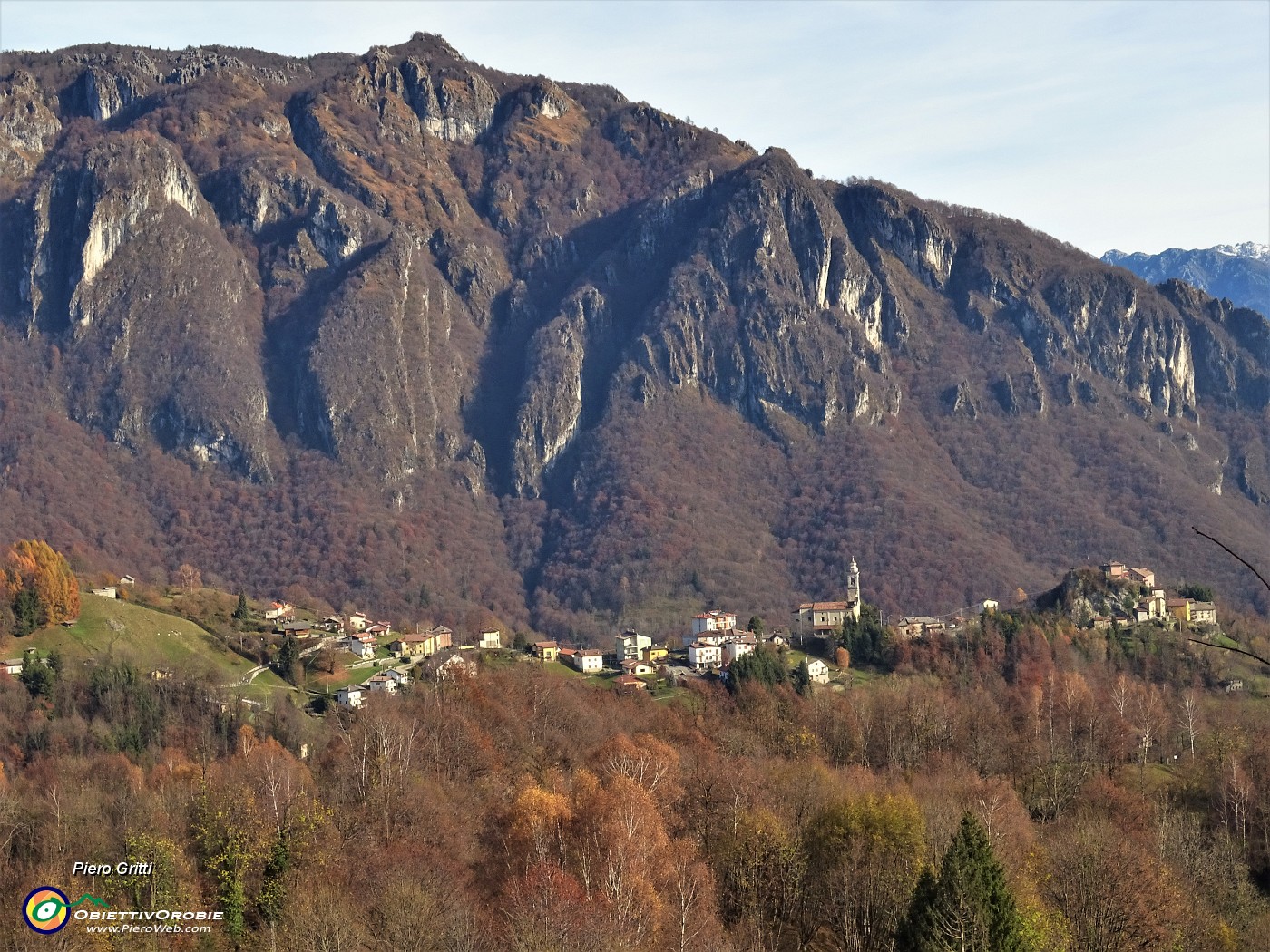 26 Zoom verso Pizzino e il Monte Cancervo.JPG